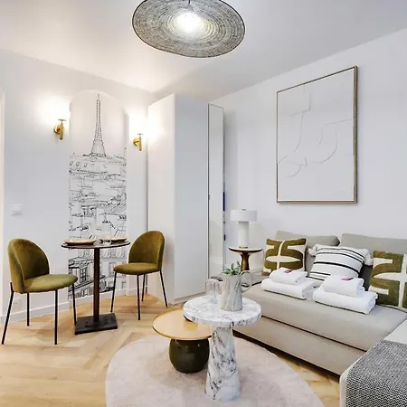 Cozy Studio In The Vibrant Heart Of Appartamento