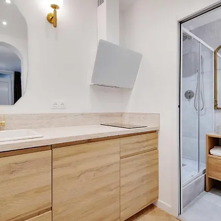 Cozy Studio In The Vibrant Heart Of Appartamento