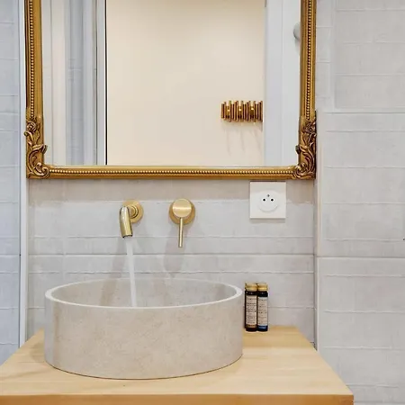 Cozy Studio In The Vibrant Heart Of * Parigi