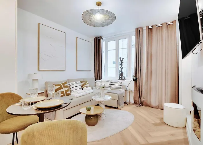 Cozy Studio In The Vibrant Heart Of Apartman Párizs