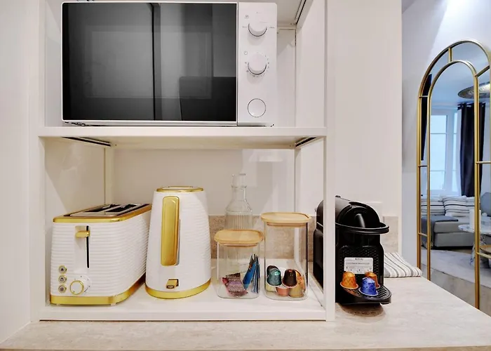 Apartman Cozy Studio In The Vibrant Heart Of *
