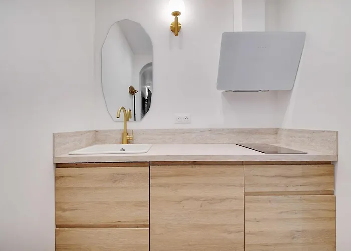Cozy Studio In The Vibrant Heart Of Apartman *
